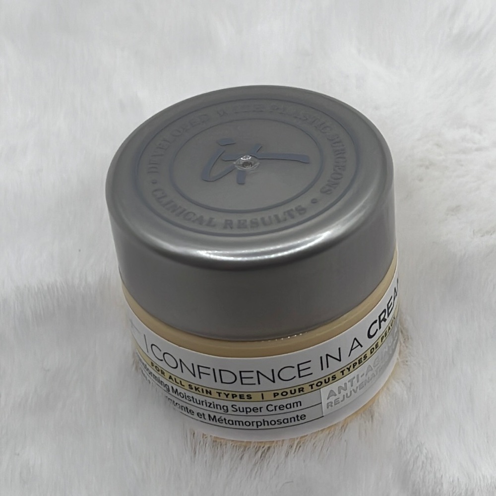 3/$9 It Cosmetics Confidence in a Cream Moisturizer Mini